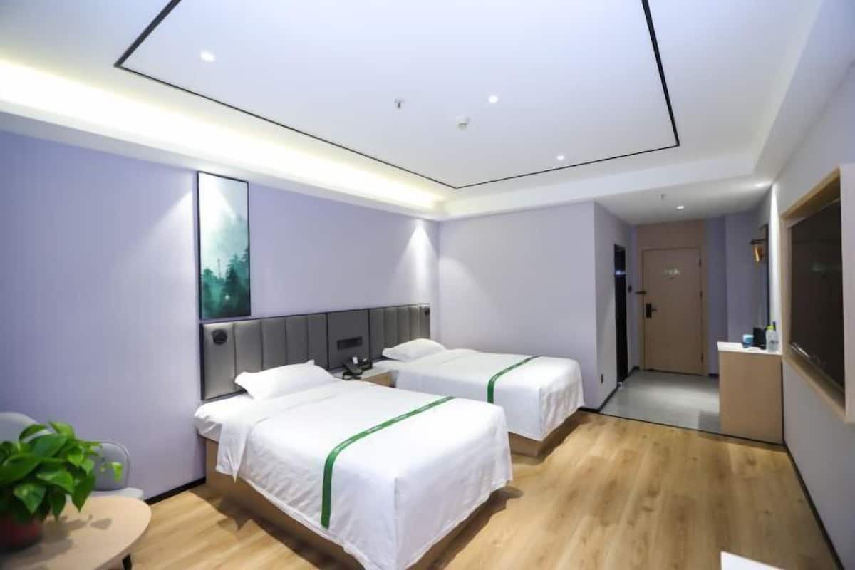 In-room safe, blackout curtains, iron/ironing board, free WiFi