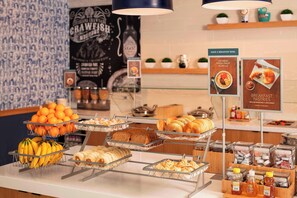 Free daily continental breakfast  - SpringHill Suites by Marriott New Orleans Downtown/Canal Street (New Orleans)