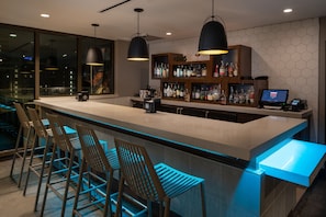 2 Bars/Lounges, Bar auf der Dachterrasse, Lobby-Lounge