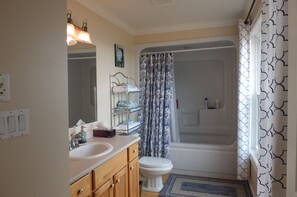 Ferienhaus, 3 Schlafzimmer | Badezimmer | Duschwanne, kostenlose Toilettenartikel