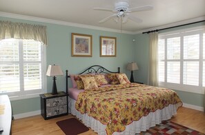 3 Schlafzimmer, Schreibtisch, Bügeleisen/Bügelbrett, kostenloses WLAN