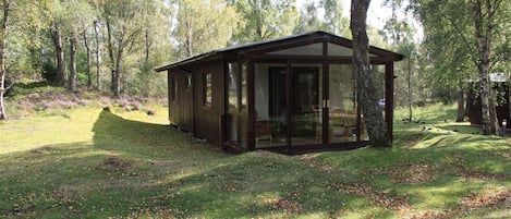 Chalet, 2 Bedrooms | 1 bedroom, desk, iron/ironing board, WiFi