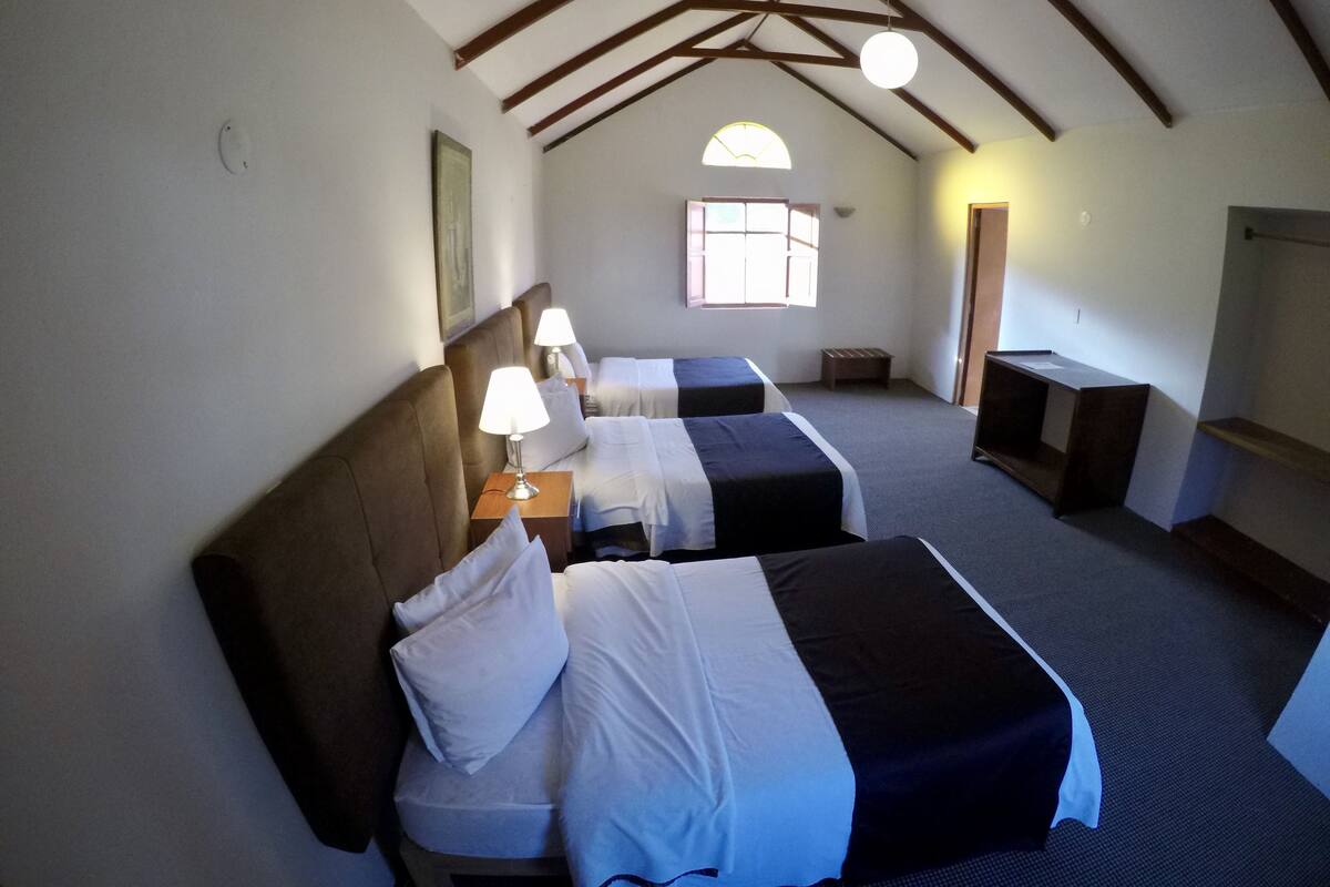 Triple Room | In-room safe, desk, iron/ironing board (on request)