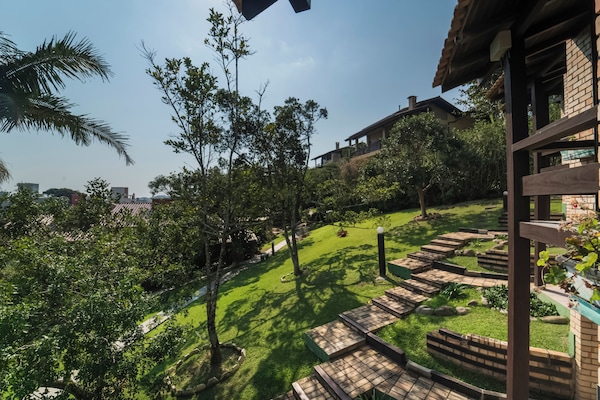 Chalet with 1 dorm | Terrace/patio