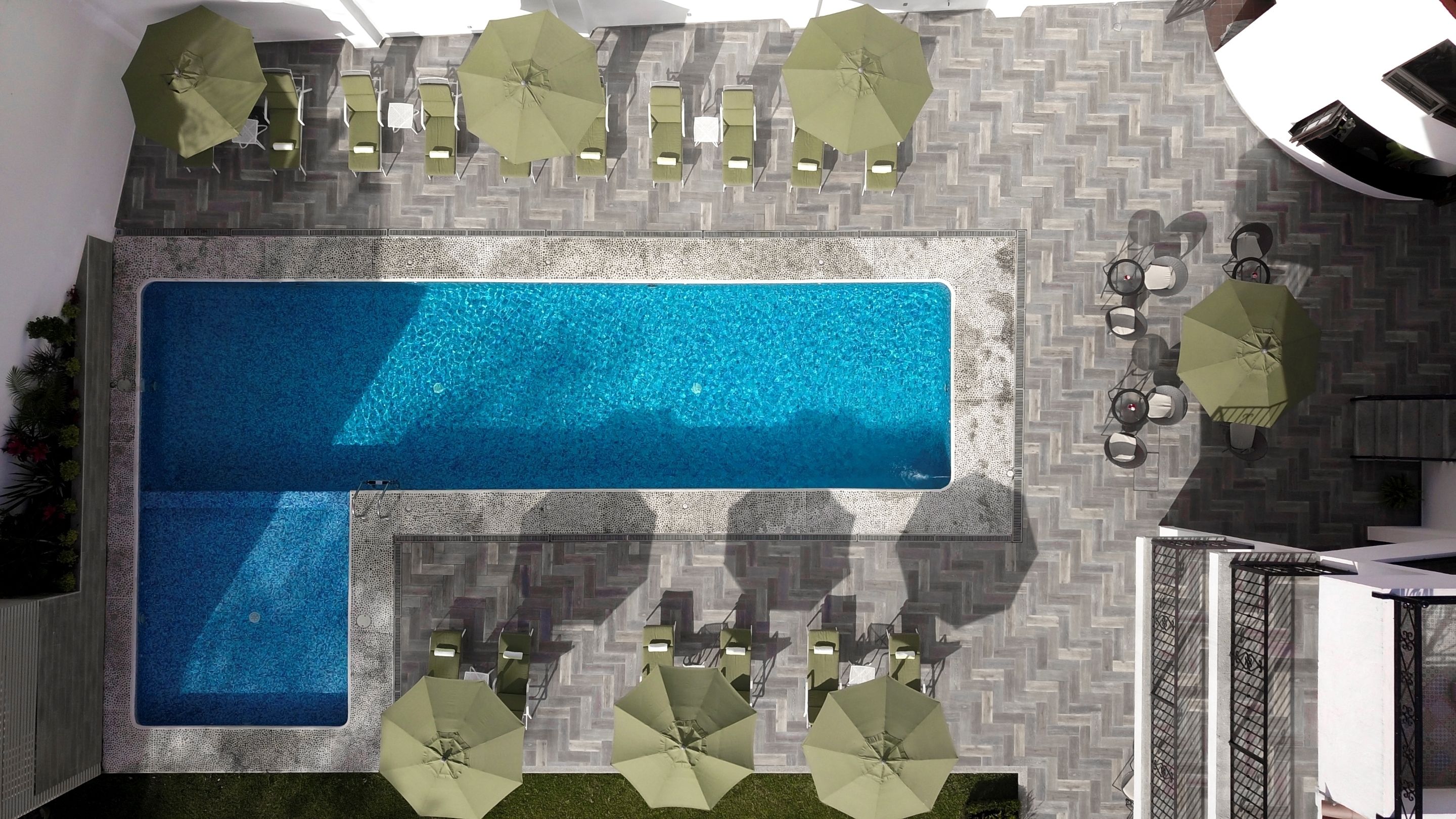 32-inch plasma tv with cable channels, tv