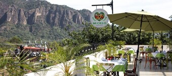 호텔 라스 푸에르타스 데 테포츨란