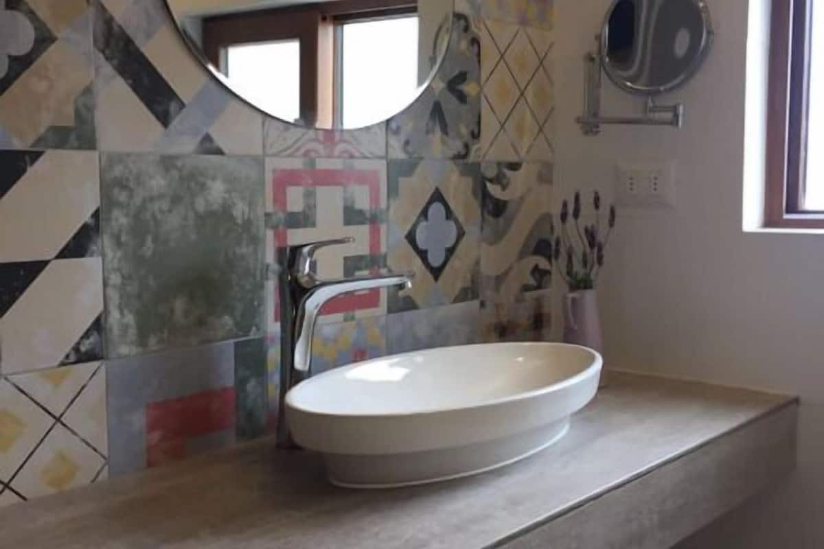 standard triple room | bathroom sink