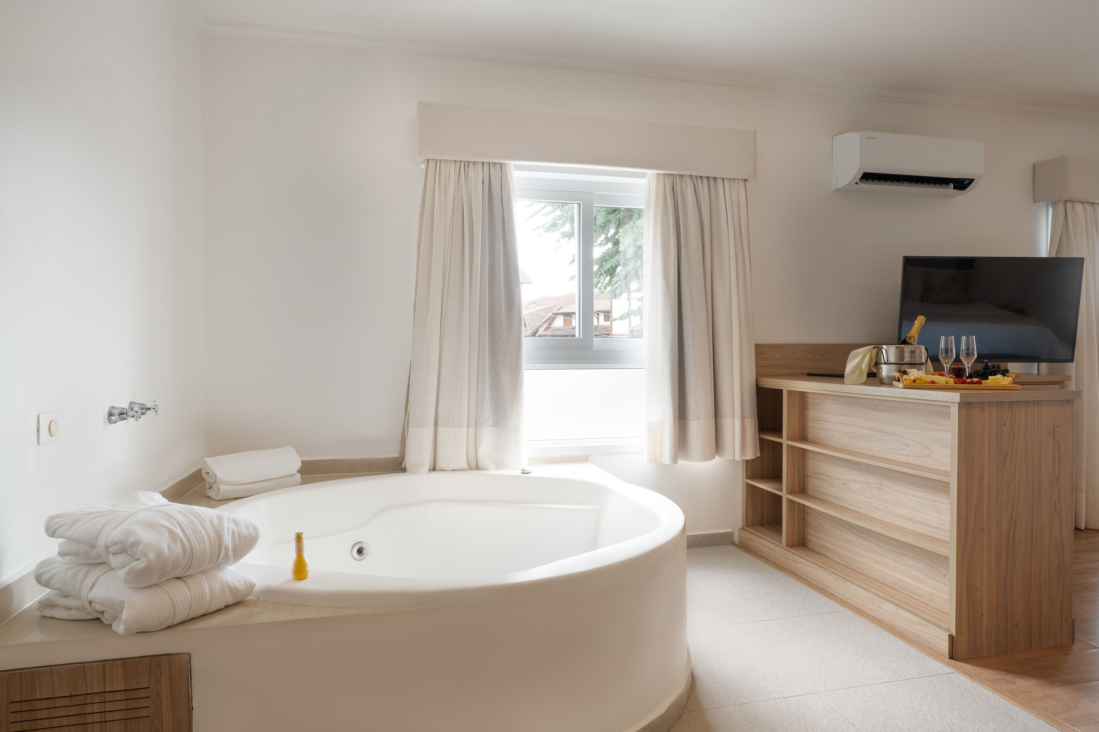 premier room | private spa tub