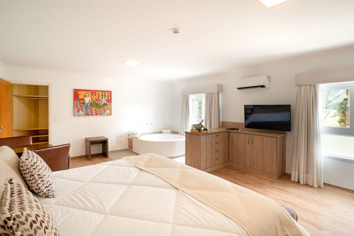 premier room | private spa tub