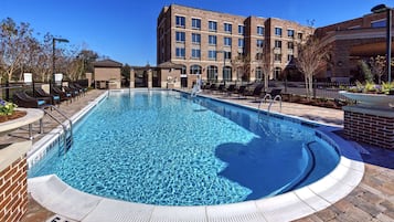 Seasonal outdoor pool, pool umbrellas, sun loungers