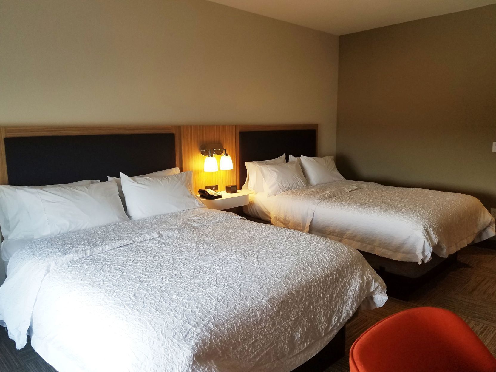 Premium bedding, in-room safe, desk, free cribs/infant beds