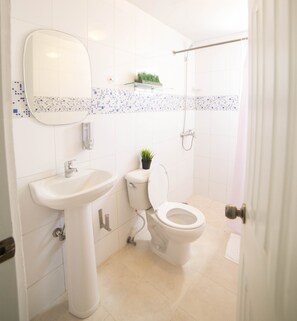 Junior Studio Suite, 1 Bedroom | Bathroom