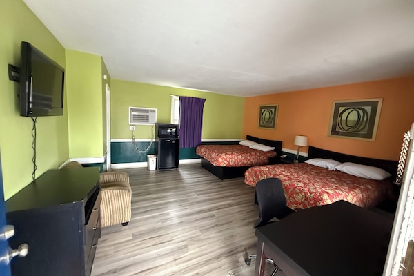 Double Room, 2 Double Beds, Ground Floor | WiFi (free), bed sheets