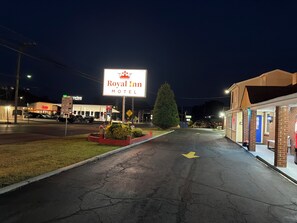 Exterior - Royal Inn Motel (Waynesboro)