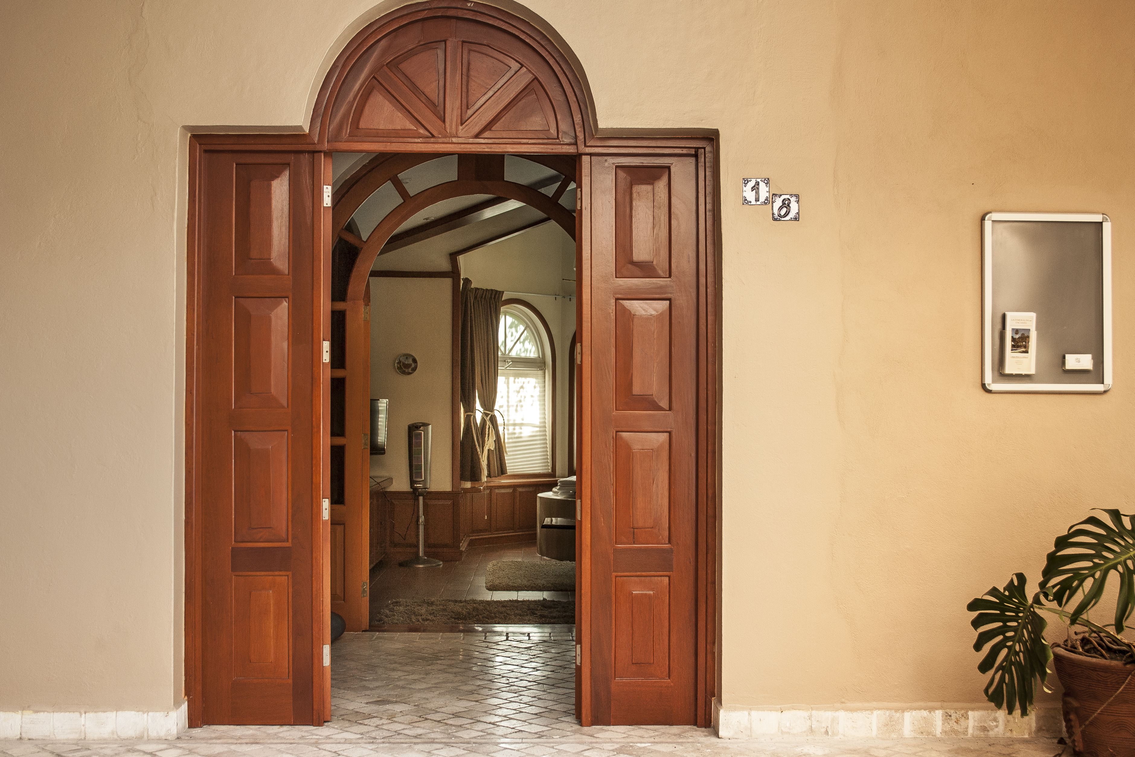 deluxe suite, 1 bedroom, hot tub | hallway