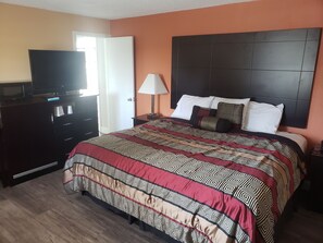 Standard Room, 1 King Bed, Non-Smoking - Four Season Motel (Castleton-on-Hudson)