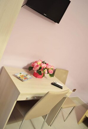 Chambre Familiale, 2 chambres, salle de bains privée | Équipements de la chambre