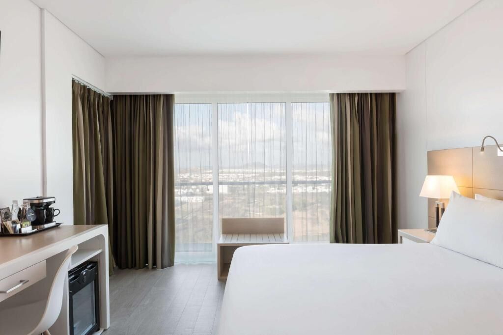 1 bedroom, premium bedding, minibar, in-room safe