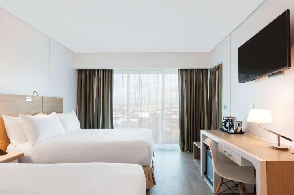 1 bedroom, premium bedding, minibar, in-room safe