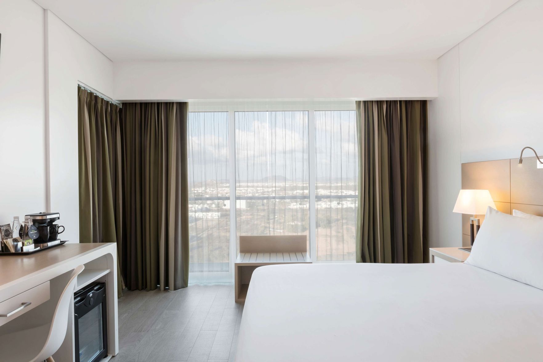 1 bedroom, premium bedding, minibar, in-room safe