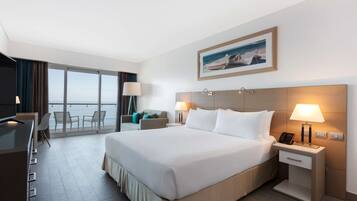 Junior, Suite, 1 Queen Bed, Balcony, Oceanfront | Beach/ocean view