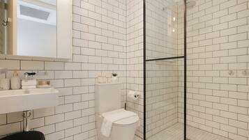 Apartment, 2 Bedrooms (The Prince 207) | Bathroom | Shower, hair dryer, towels