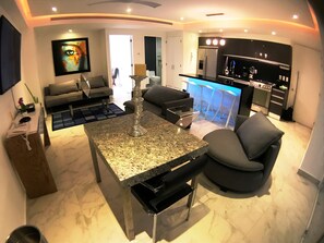 TV connectée, cheminée, espaces bureaux