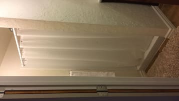 Panoramic Cabin, 1 Bedroom, Mountain View, Mountainside | Bathroom