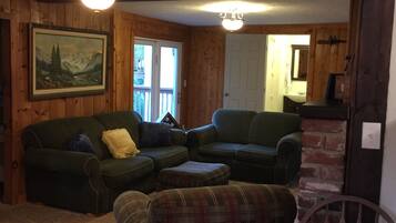 Panoramic Cabin, 1 Bedroom, Mountain View, Mountainside | Living room