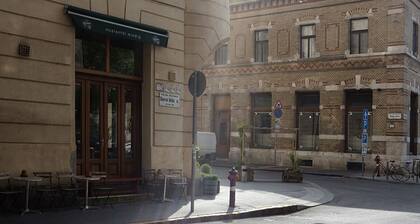 Uusi Budapest Boutique -huoneisto 140 neliömetriä - ELEVATOR -