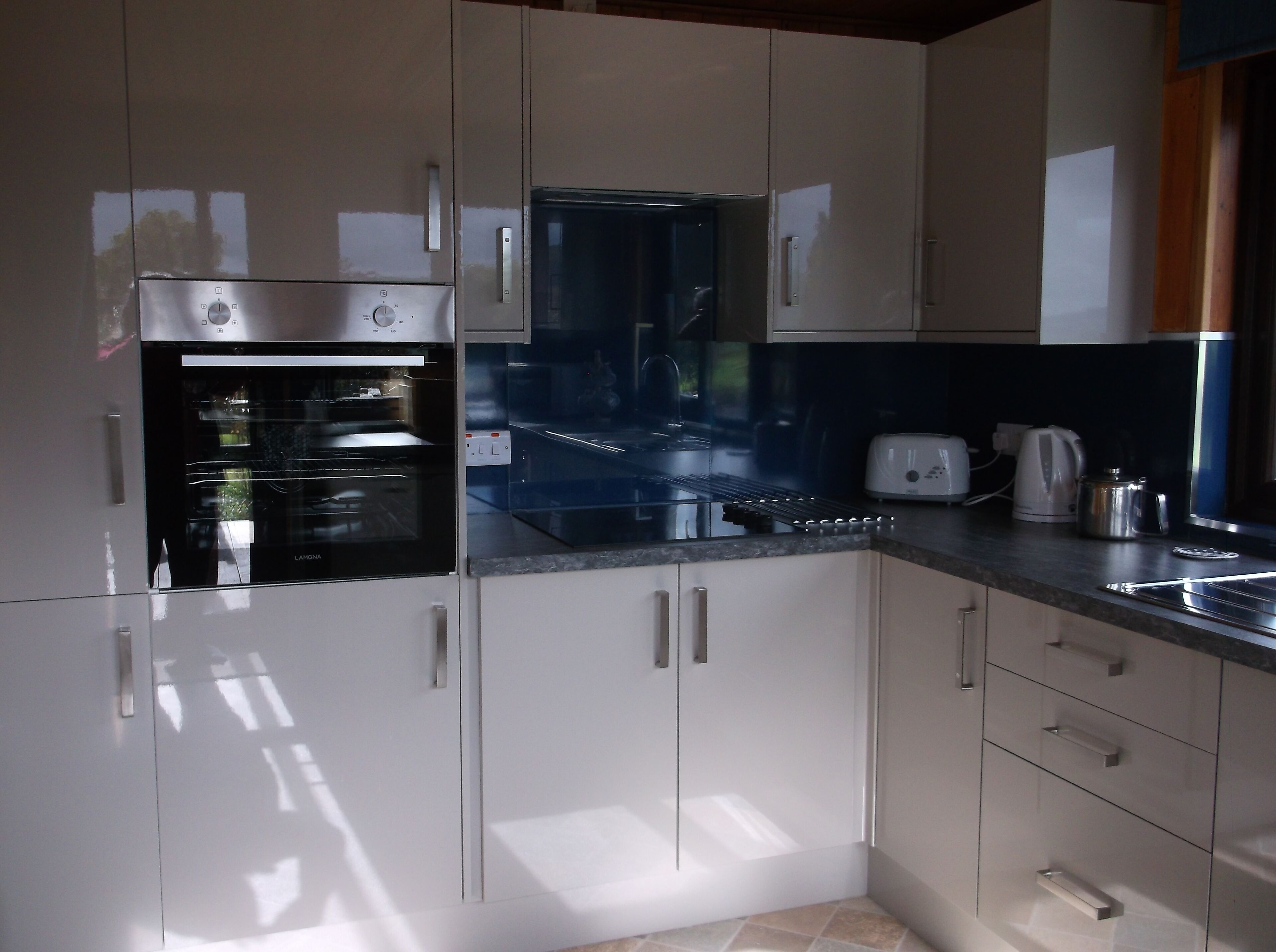 冰箱、微波炉、烤箱、炉灶