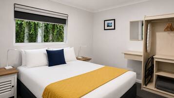 2 bedrooms, WiFi (free), bed sheets