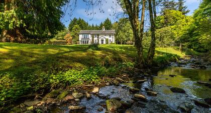 Magnificent Family House with Stunning Private Garden