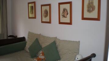 3 bedrooms, iron/ironing board, travel cot, free WiFi