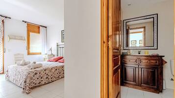 3 Schlafzimmer, Bügeleisen/Bügelbrett, Reisekinderbett, kostenloses WLAN