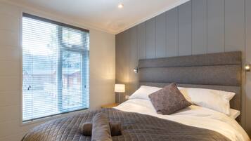 3 bedrooms, iron/ironing board, travel cot, free WiFi