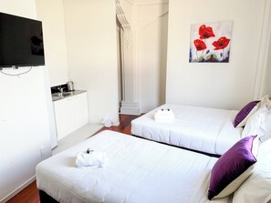 Standard Room, 2 Double Beds | Free WiFi, bed sheets - Aura Hotel (Wellington)