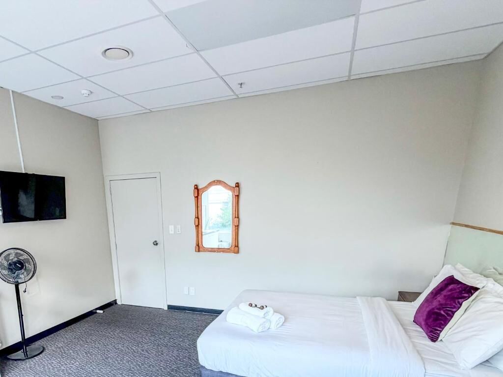 Double Room, Shared Bathroom | Free WiFi, bed sheets