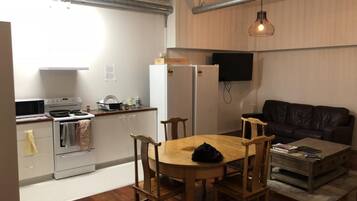 Fridge, microwave