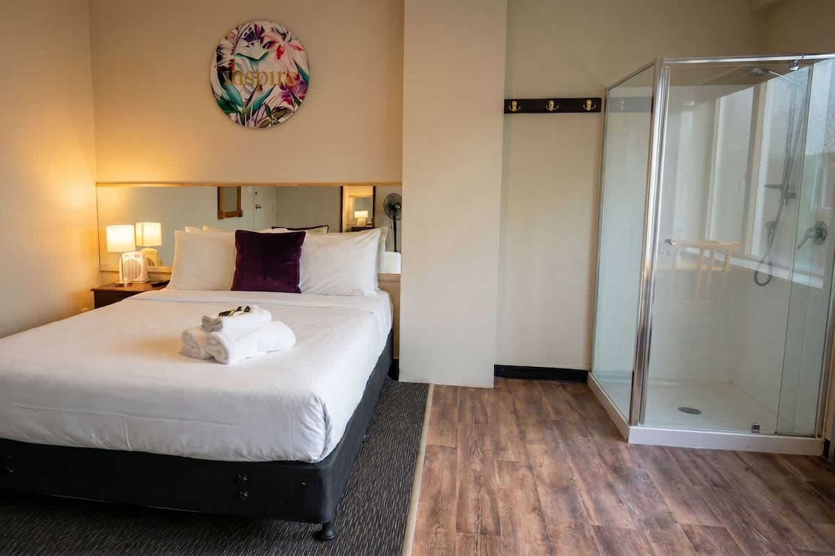 Basic Double Room, 1 Double Bed | Free WiFi, bed sheets