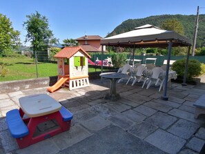 Children's area - Elena Holiday Home: House with garden, children's paradise, private parking (Verbania)