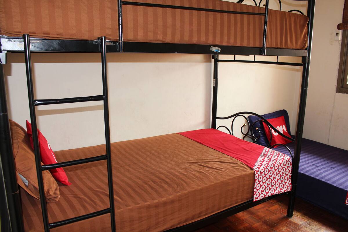 Dormitorio compartido, solo para mujeres | Wifi gratis