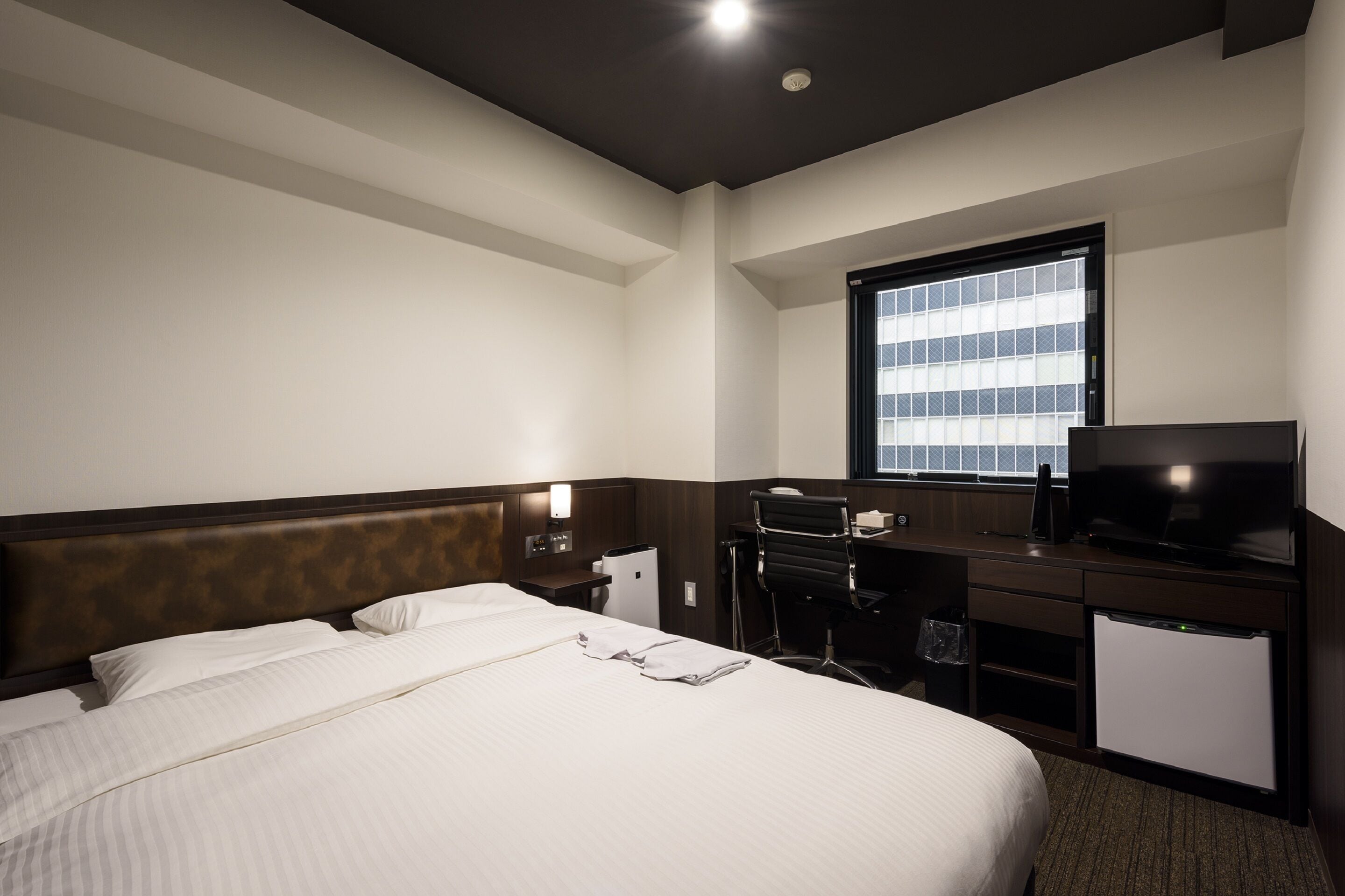 double room, non smoking (bed width:163cm) | free wifi