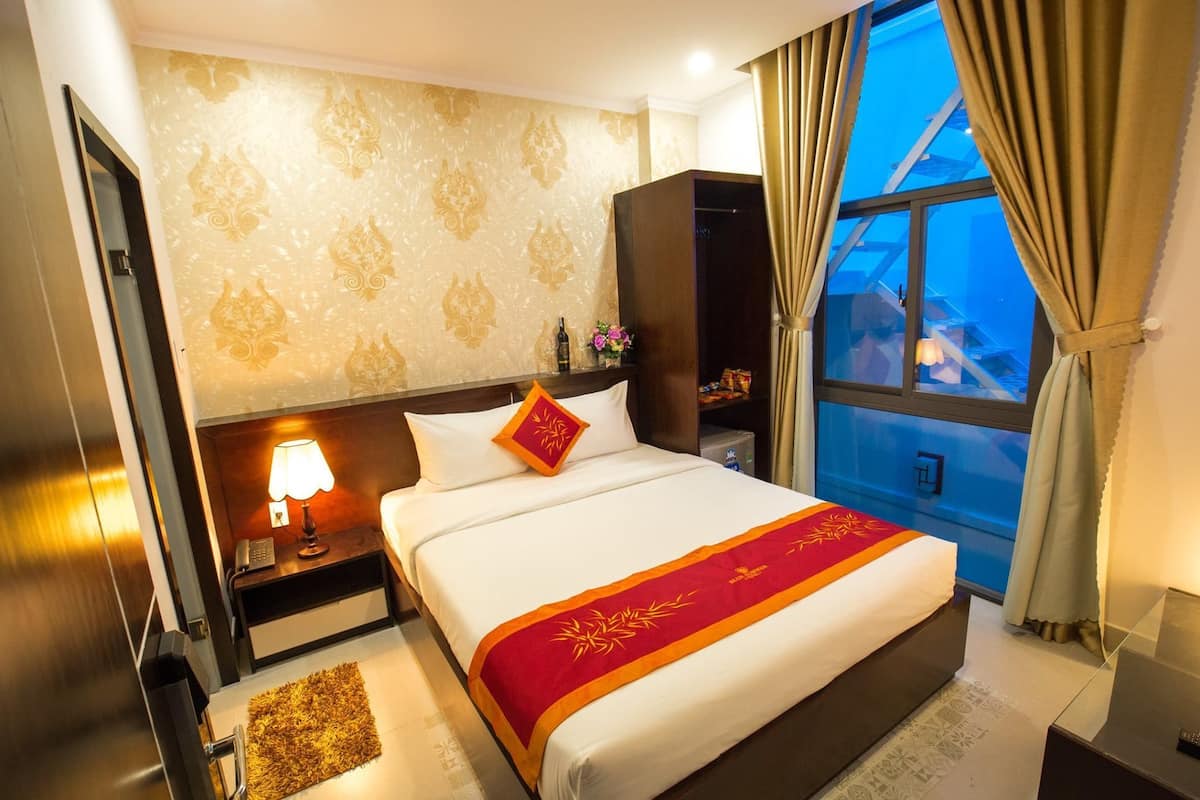 Standard King Room | Minibar, desk, free WiFi