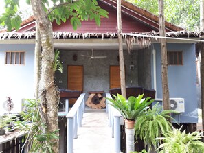 Standard Riverside | Tempat tidur lipat/tambahan dan Wi-Fi gratis