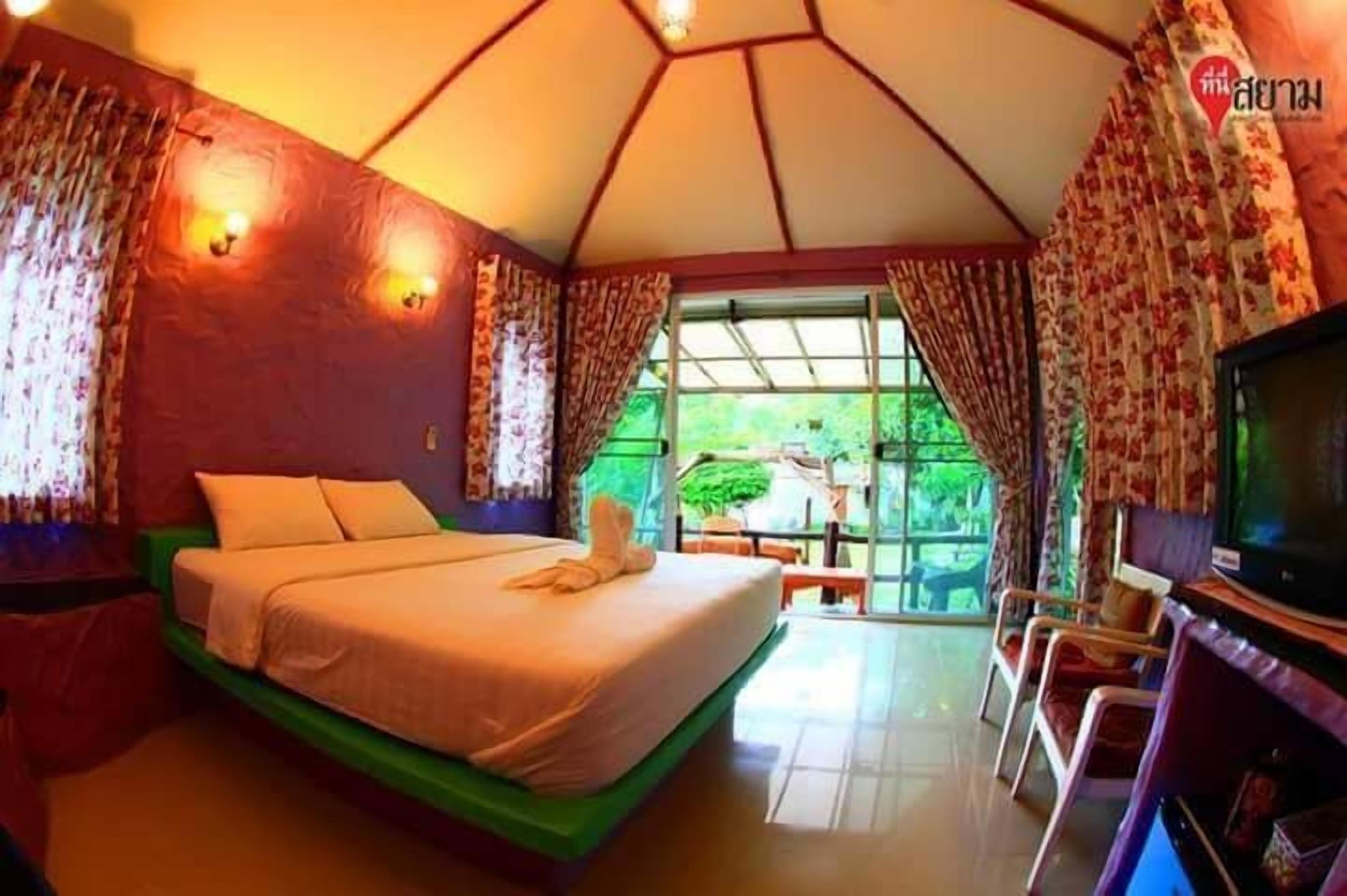 Standard Villa | Rollaway beds, free WiFi