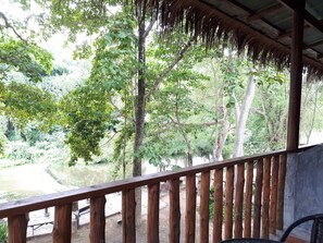 Standard Riverside | Pemandangan dari kamar