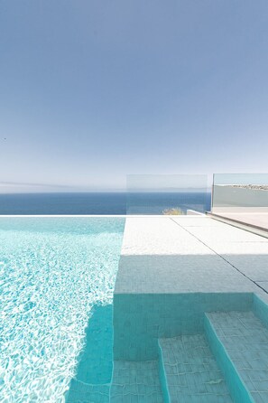 Indendørs pool, opvarmet pool