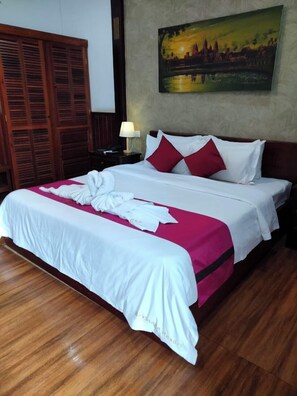 Ropa de cama de alta calidad y minibar 