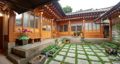 So Hyeon Dang Hanok Guesthouse